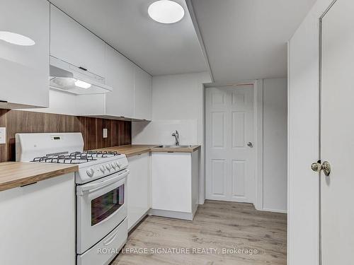 Lower-81 Hopedale Ave, Toronto, ON - Indoor Photo Showing Kitchen