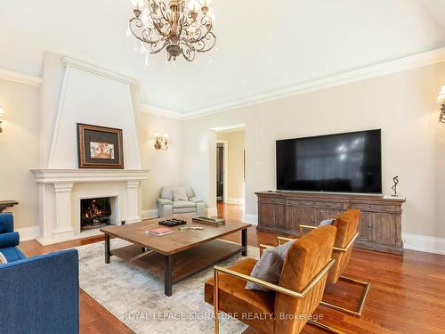 1161 Tecumseh Park Dr, Mississauga, ON - Indoor Photo Showing Living Room With Fireplace