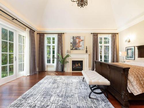 1161 Tecumseh Park Drive, Mississauga, ON - Indoor Photo Showing Living Room With Fireplace