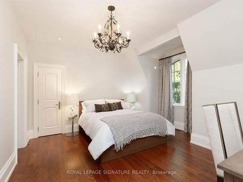 1161 Tecumseh Park Drive, Mississauga, ON - Indoor Photo Showing Bedroom