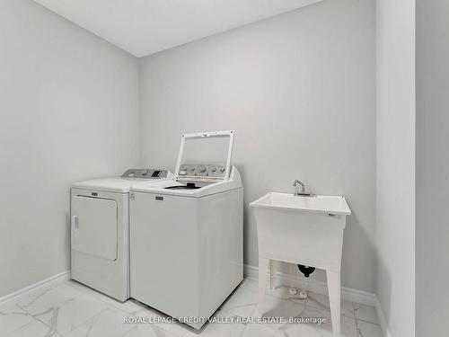 104 Sass Cres, Brant, ON - Indoor Photo Showing Laundry Room