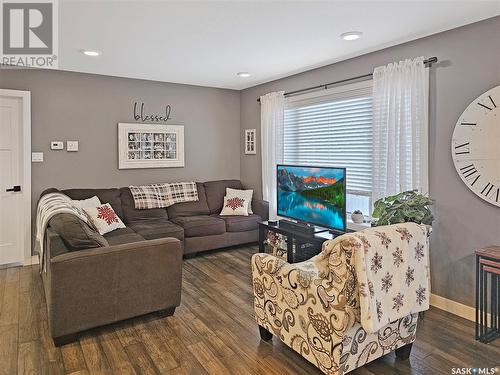 812 Battleford Trail, Swift Current, SK - Indoor Photo Showing Living Room