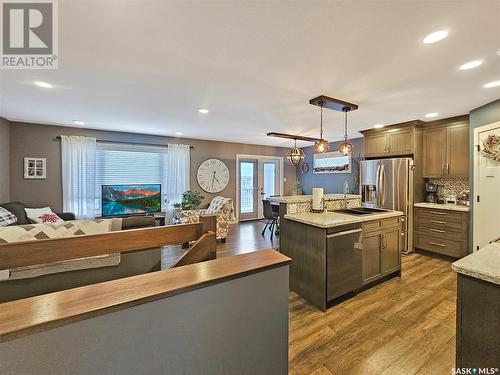 812 Battleford Trail, Swift Current, SK - Indoor Photo Showing Kitchen