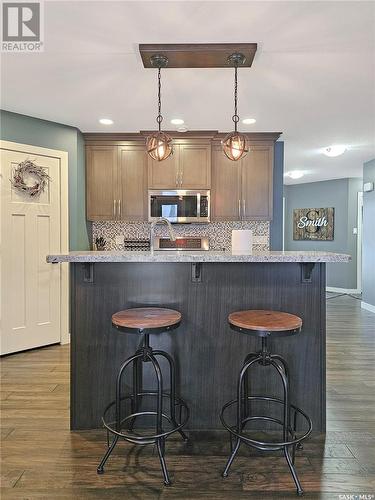 812 Battleford Trail, Swift Current, SK - Indoor Photo Showing Kitchen With Upgraded Kitchen