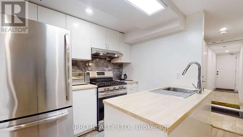 31 Lynch Road, Toronto, ON - Indoor Photo Showing Kitchen With Upgraded Kitchen