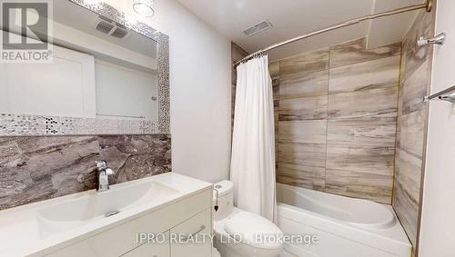 31 Lynch Road, Toronto, ON - Indoor Photo Showing Bathroom