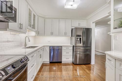 26 - 15 Michael Boulevard E, Whitby, ON - Indoor Photo Showing Kitchen With Double Sink With Upgraded Kitchen