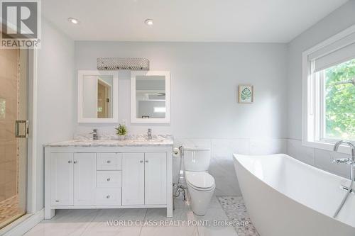 41 Howarth Avenue, Toronto, ON - Indoor Photo Showing Bathroom