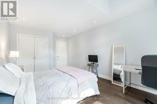 41 Howarth Avenue, Toronto, ON - Indoor Photo Showing Bedroom