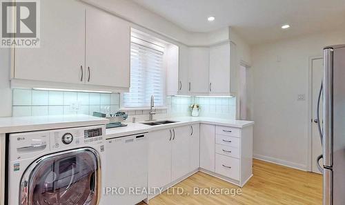 7 Foxwarren Drive, Toronto, ON - Indoor Photo Showing Laundry Room