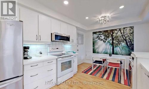 7 Foxwarren Drive, Toronto, ON - Indoor Photo Showing Kitchen