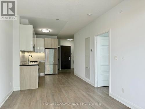 2109 - 15 Water Walk Drive, Markham, ON - Indoor Photo Showing Kitchen