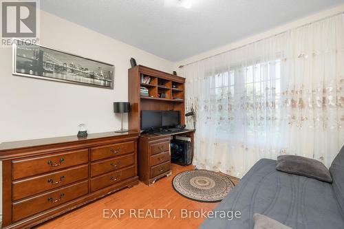 286 - 23 Observatory Lane, Richmond Hill, ON - Indoor