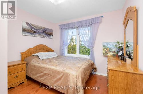 286 - 23 Observatory Lane, Richmond Hill, ON - Indoor Photo Showing Bedroom