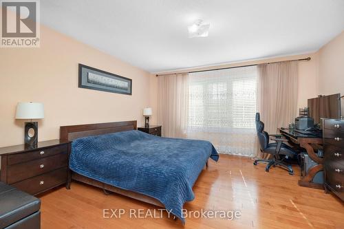 286 - 23 Observatory Lane, Richmond Hill, ON - Indoor Photo Showing Bedroom