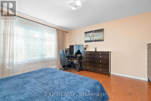 286 - 23 Observatory Lane, Richmond Hill, ON - Indoor Photo Showing Bedroom