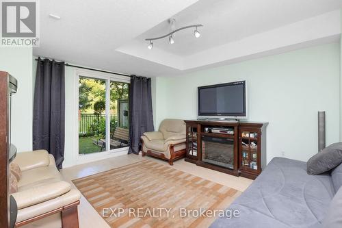 286 - 23 Observatory Lane, Richmond Hill, ON - Indoor