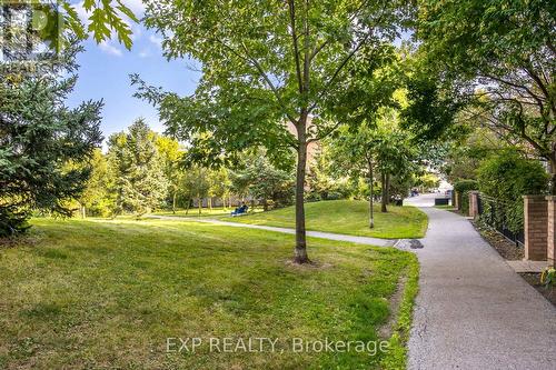 286 - 23 Observatory Lane, Richmond Hill, ON - Outdoor