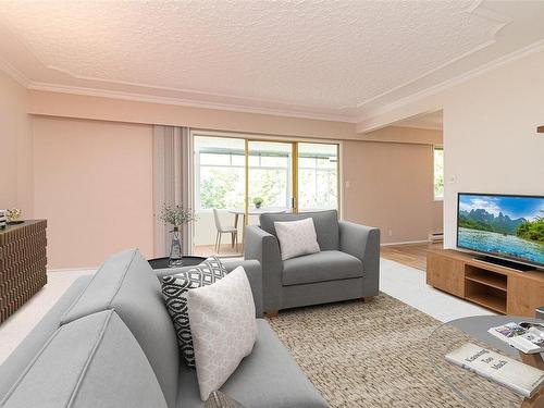 401-978 Heywood Ave, Victoria, BC - Indoor Photo Showing Living Room