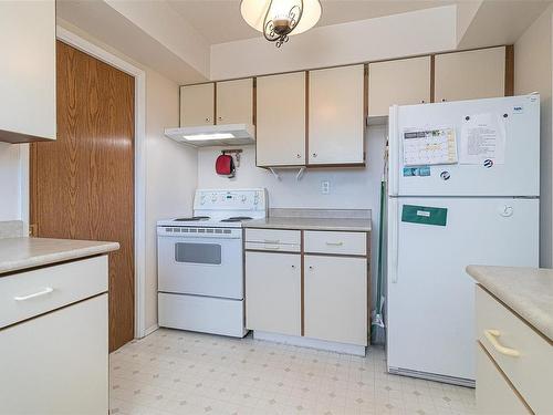 401-978 Heywood Ave, Victoria, BC - Indoor Photo Showing Kitchen