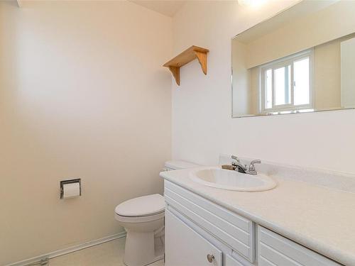 401-978 Heywood Ave, Victoria, BC - Indoor Photo Showing Bathroom