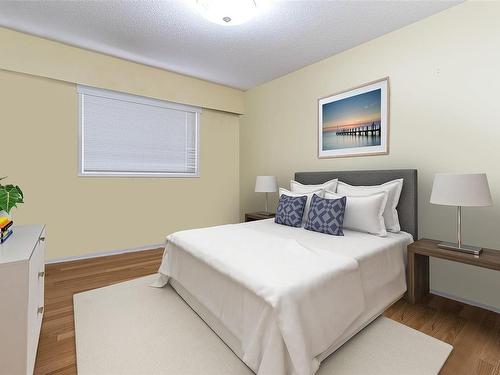 401-978 Heywood Ave, Victoria, BC - Indoor Photo Showing Bedroom