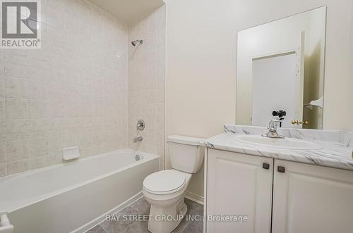 105 Ness Drive, Richmond Hill, ON - Indoor Photo Showing Bathroom