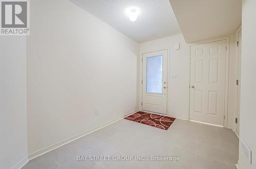 105 Ness Drive, Richmond Hill, ON - Indoor Photo Showing Other Room