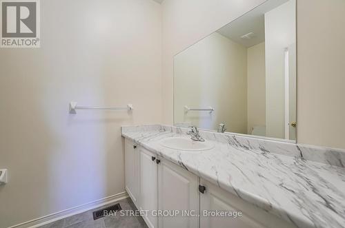 105 Ness Drive, Richmond Hill, ON - Indoor Photo Showing Bathroom