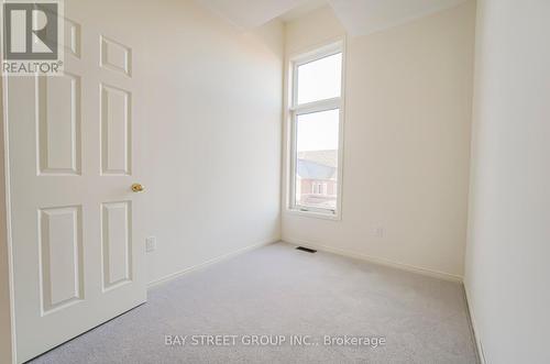 105 Ness Drive, Richmond Hill, ON - Indoor Photo Showing Other Room