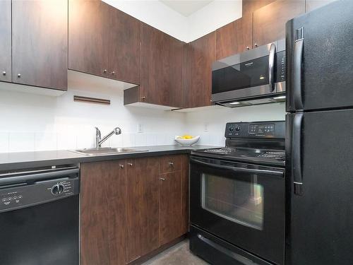 304-848 Mason St, Victoria, BC - Indoor Photo Showing Kitchen