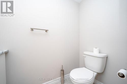 99 - 445 Ontario Street, Milton, ON - Indoor Photo Showing Bathroom