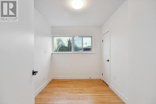 100 - 1 Yorkview Drive, Toronto, ON - Indoor Photo Showing Other Room