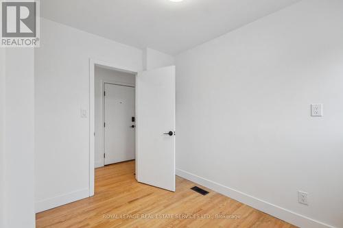 100 - 1 Yorkview Drive, Toronto, ON - Indoor Photo Showing Other Room