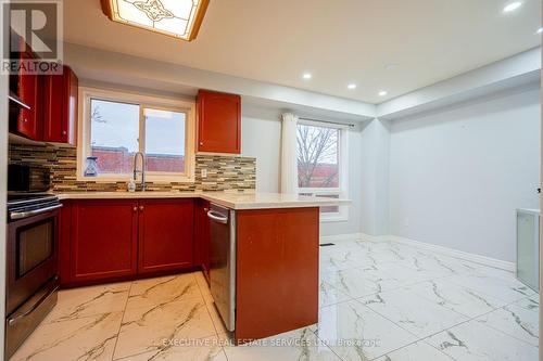 21 - 170 Havelock Drive, Brampton, ON - Indoor Photo Showing Kitchen