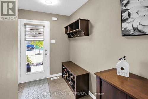 8681 Dogwood Crescent, Niagara Falls (222 - Brown), ON - Indoor Photo Showing Other Room