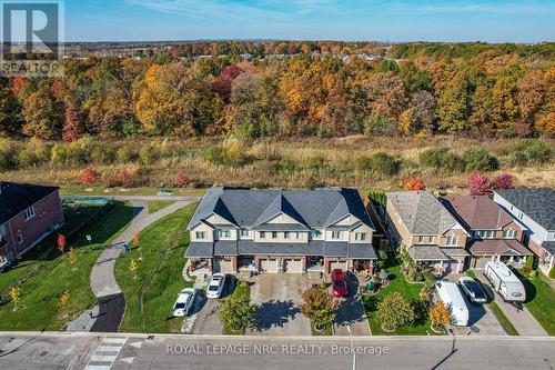 8681 Dogwood Crescent, Niagara Falls (222 - Brown), ON - Outdoor With View