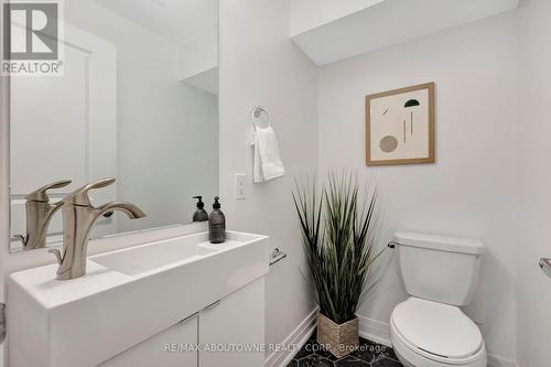 5 - 2212 Bromsgrove Road, Mississauga, ON - Indoor Photo Showing Bathroom