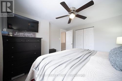 7 Fenwick Court, Brantford, ON - Indoor Photo Showing Bedroom