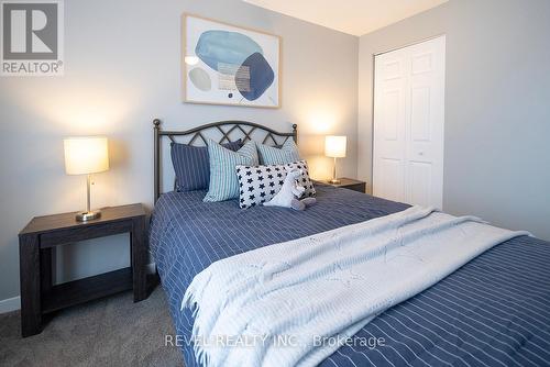 7 Fenwick Court, Brantford, ON - Indoor Photo Showing Bedroom