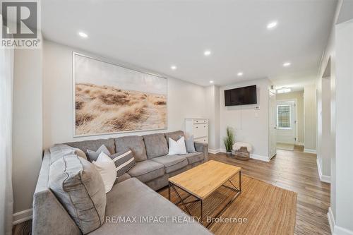 532 Cobblehill Drive, Oshawa (Pinecrest), ON - Indoor Photo Showing Living Room