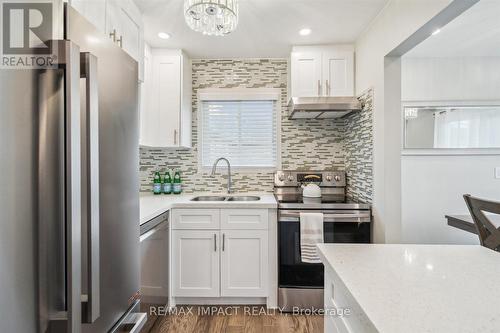 532 Cobblehill Drive, Oshawa (Pinecrest), ON - Indoor Photo Showing Kitchen With Double Sink With Upgraded Kitchen