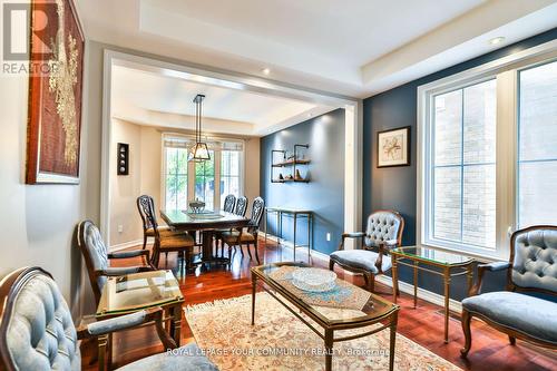 25 Cliff Gunn Road, Newmarket, ON - Indoor Photo Showing Living Room