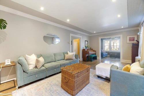 195 Ash Street, Winnipeg, MB - Indoor Photo Showing Living Room