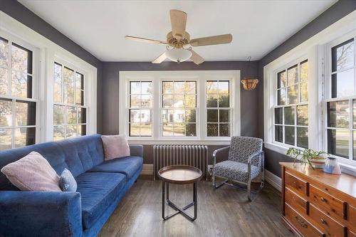 195 Ash Street, Winnipeg, MB - Indoor Photo Showing Living Room