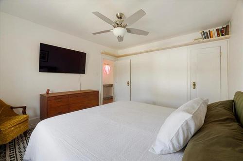 195 Ash Street, Winnipeg, MB - Indoor Photo Showing Bedroom