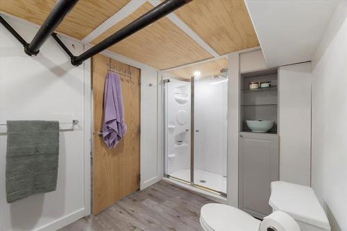 195 Ash Street, Winnipeg, MB - Indoor Photo Showing Bathroom