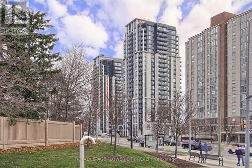 2106 - 204 Burnhamthorpe Road E, Mississauga, ON - Outdoor