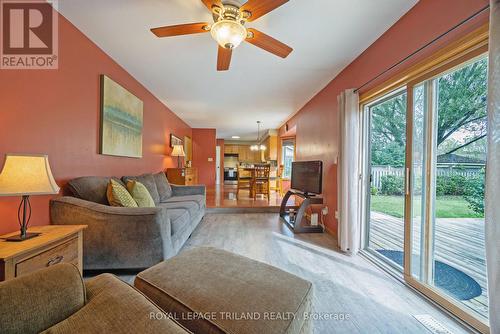 10 Timberlane Crescent, St. Thomas, ON - Indoor Photo Showing Living Room