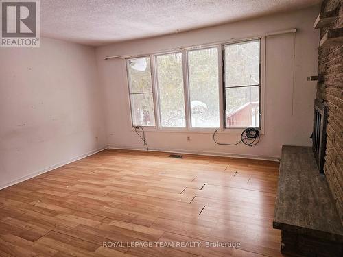 833 Beavertail Road E, Ottawa, ON - Indoor Photo Showing Other Room